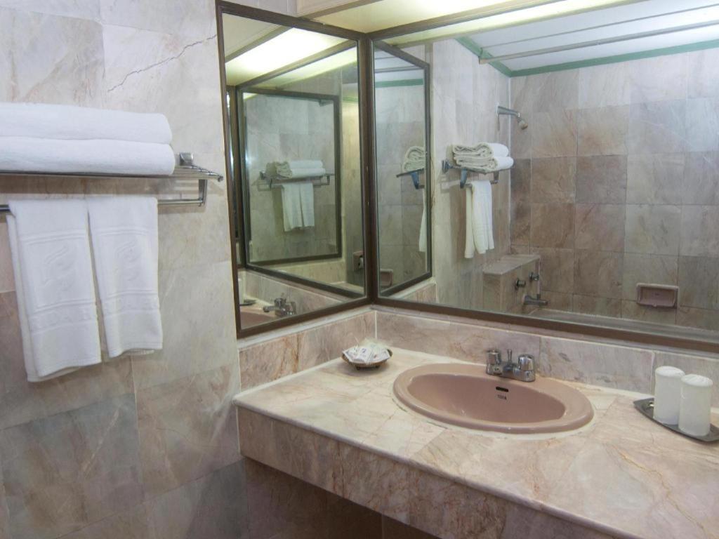 Florida Hotel Hat Yai Bagian luar foto